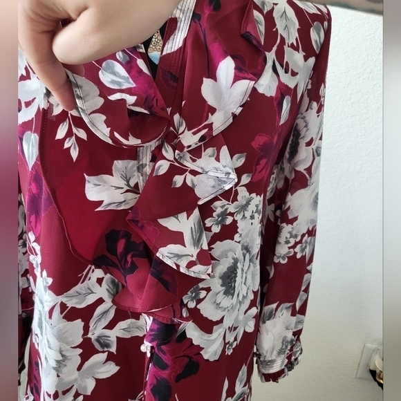 💚HP💚Karl Lagerfeld Paris Floral Pearl Button Down Ruffle Cinched Sleeve Blouse - Picture 3 of 11